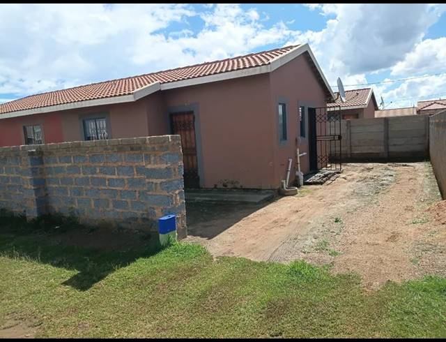 2 BEDROOM HOUSE FOR SALE IN CLOVERDENE